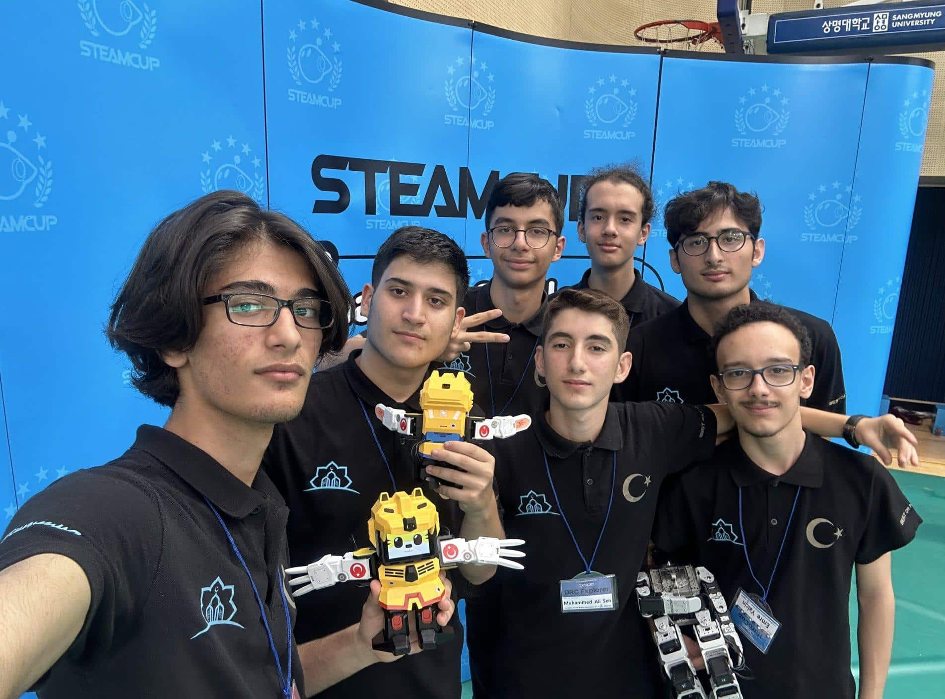 İmam hatipli öğrenciler, Güney Kore'deki robot yarışmasında dünya şampiyonu oldu! İmam hatipli öğrenciler, Güney Kore'deki robot yarışmasında dünya şampiyonu oldu! - 3. Resim