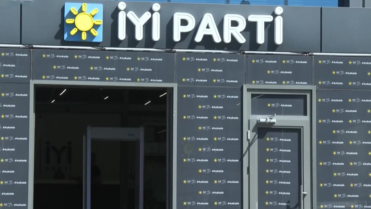 İyi Parti&#039;de bir istifa daha! Belediye Başkanı partiden ayrıldı