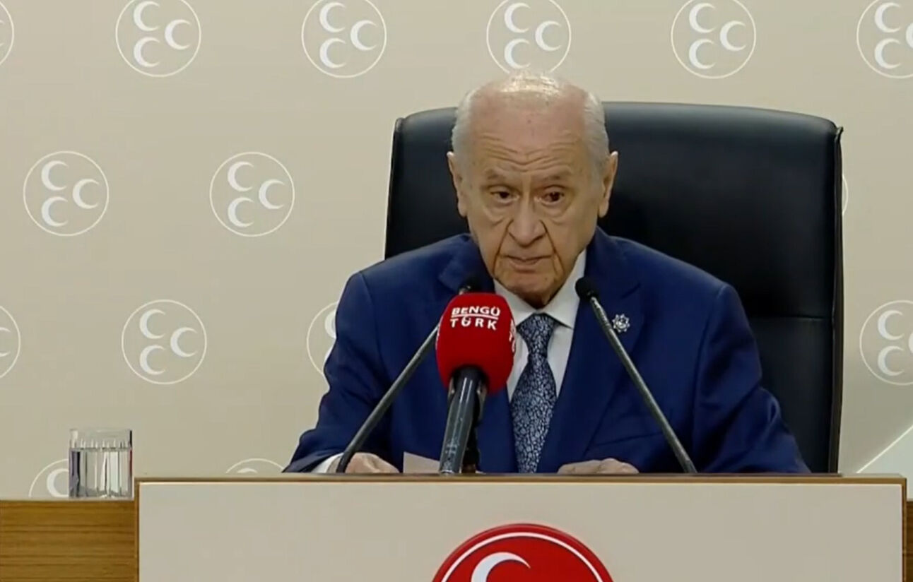 MHP Genel Başkanı Devlet Bahçeli'den sürpriz basın toplantısında Özgür Özel'e sert tepki: Bu bölücü bir ağız MHP Genel Başkanı Devlet Bahçeli'den sürpriz basın toplantısında Özgür Özel'e sert tepki: Bu bölücü bir ağız - 1. Resim