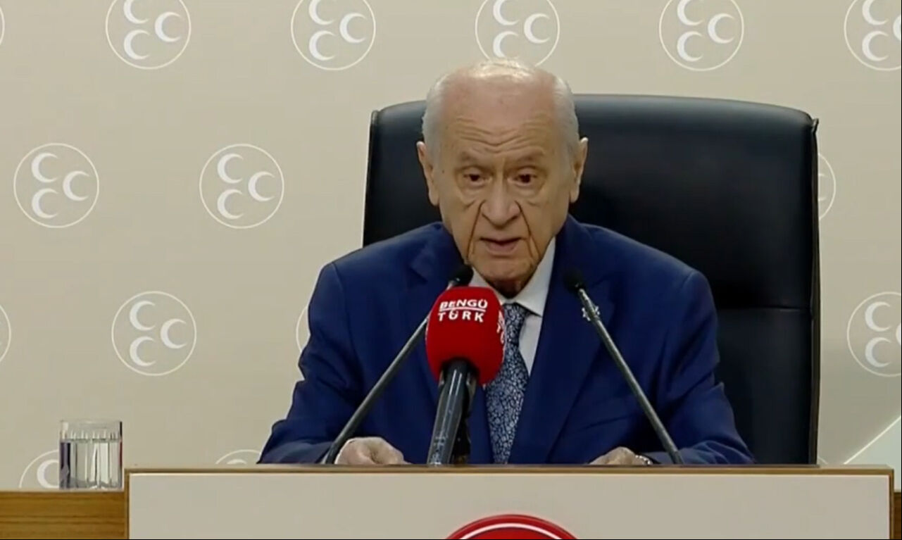 MHP Genel Başkanı Devlet Bahçeli'den sürpriz basın toplantısında Özgür Özel'e sert tepki: Bu bölücü bir ağız MHP Genel Başkanı Devlet Bahçeli'den sürpriz basın toplantısında Özgür Özel'e sert tepki: Bu bölücü bir ağız - 2. Resim