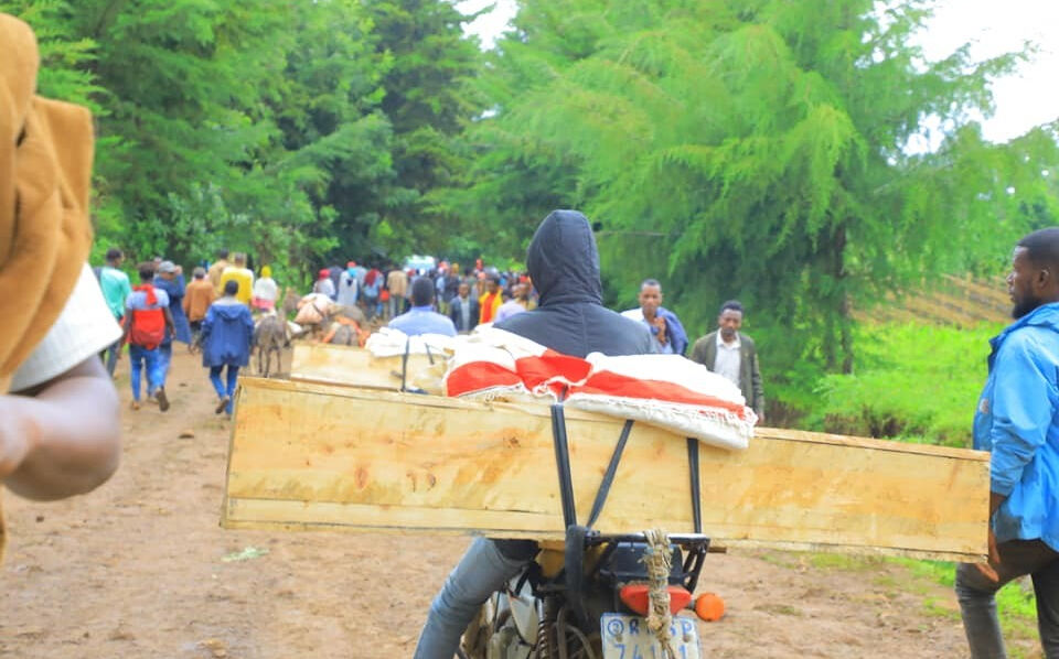 Şiddetli sağanak heyelanı getirdi! Can kaybı 229'a yükseldi - 1. Resim