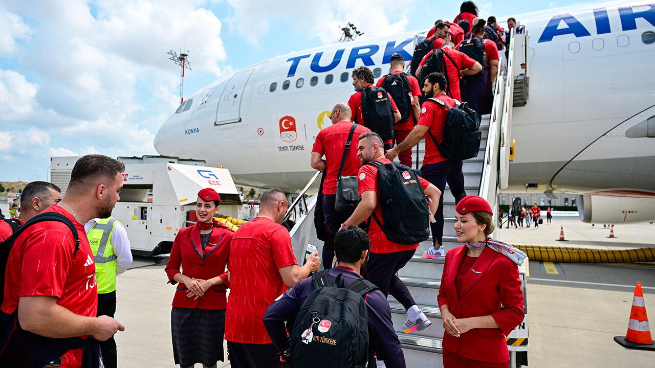Team Türkiye Paris 2024 Olimpiyatları'na uğurlandı Team Türkiye Paris 2024 Olimpiyatları'na uğurlandı - 4. Resim