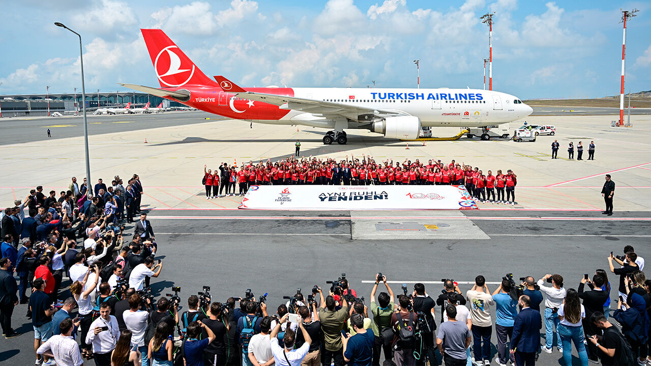 Team Türkiye Paris 2024 Olimpiyatları'na uğurlandı Team Türkiye Paris 2024 Olimpiyatları'na uğurlandı - 2. Resim