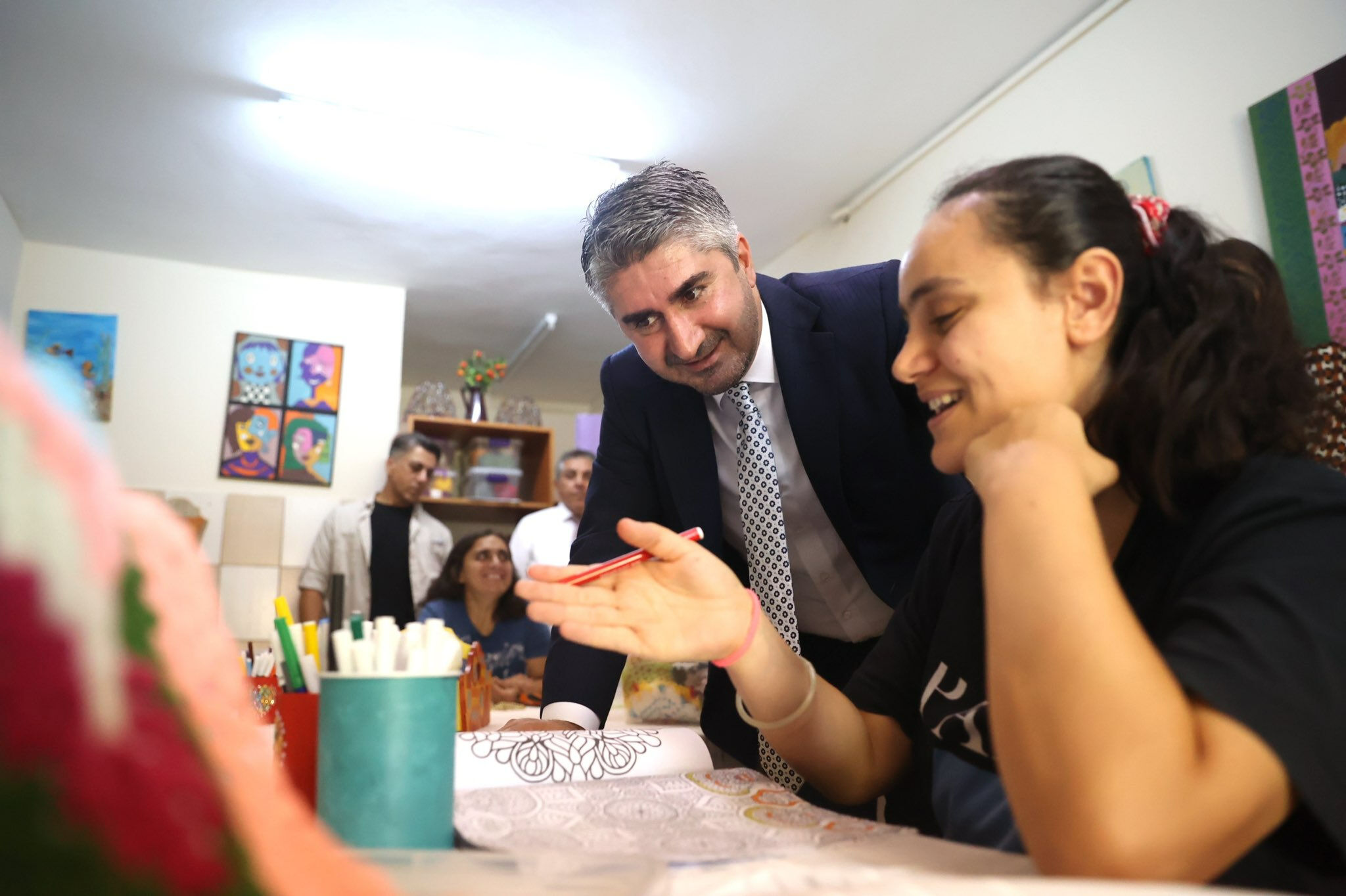 Aile ve Sosyal Hizmetler Bakanlığı'nda Bakan Yardımcısı olan Zafer Tarıkdaroğlu 22 Haziran 2023'te göreve başladı Aile ve Sosyal Hizmetler Bakanlığı'nda Bakan Yardımcısı olan Zafer Tarıkdaroğlu 22 Haziran 2023'te göreve başladı - 1. Resim