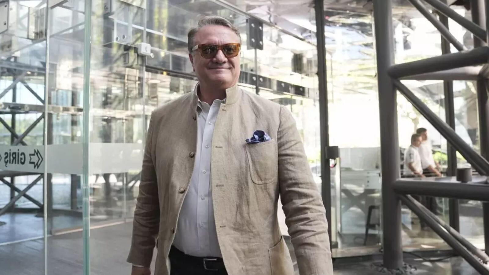 Ali Koç, 'İstisnasız herkes istiyordu' diyerek kulüplerin başkan adayını açıkladı Ali Koç, 'İstisnasız herkes istiyordu' diyerek kulüplerin başkan adayını açıkladı - 1. Resim