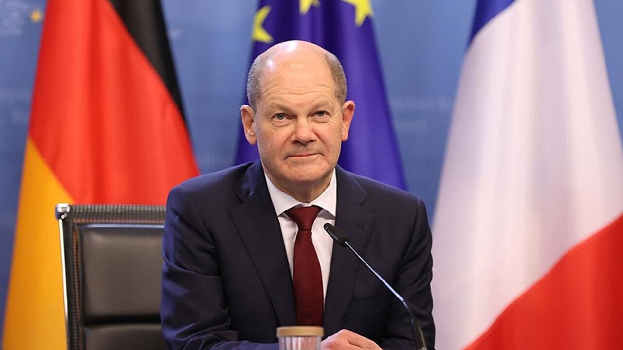 Almanya İsrail'e silah satmayı durduracak mı? Başbakan Scholz açıkladı Almanya İsrail'e silah satmayı durduracak mı? Başbakan Scholz açıkladı - 1. Resim