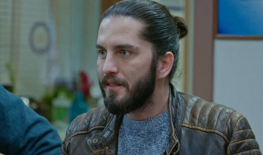 Arka Sokaklar'da yaprak dökümü! Tunç Oğuz diziden ayrıldığını duyurdu Arka Sokaklar'da yaprak dökümü! Tunç Oğuz diziden ayrıldığını duyurdu - 3. Resim