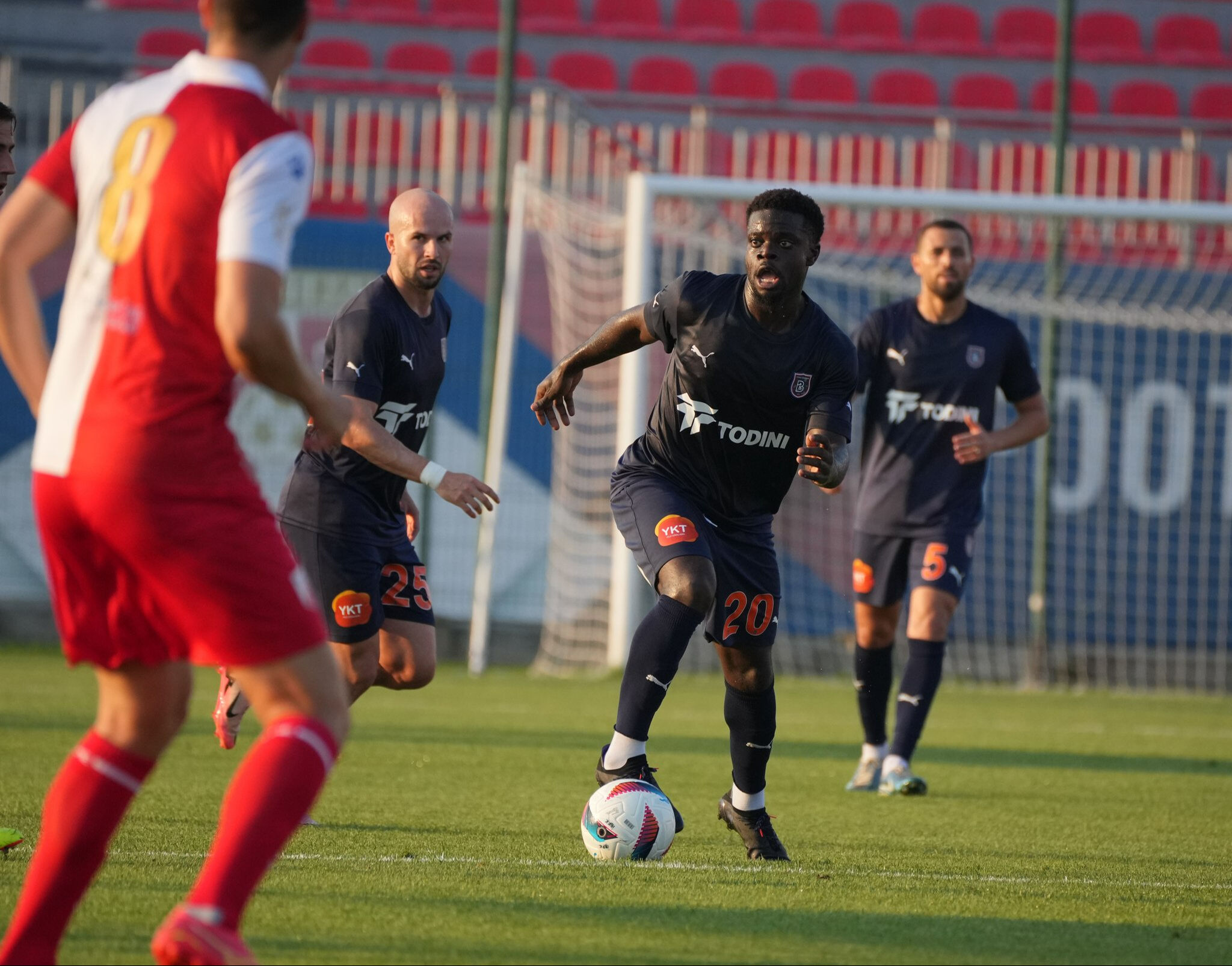 Başakşehir La Fiorita maçıyla Avrupa'daki 51. sınavına çıkacak - 1. Resim