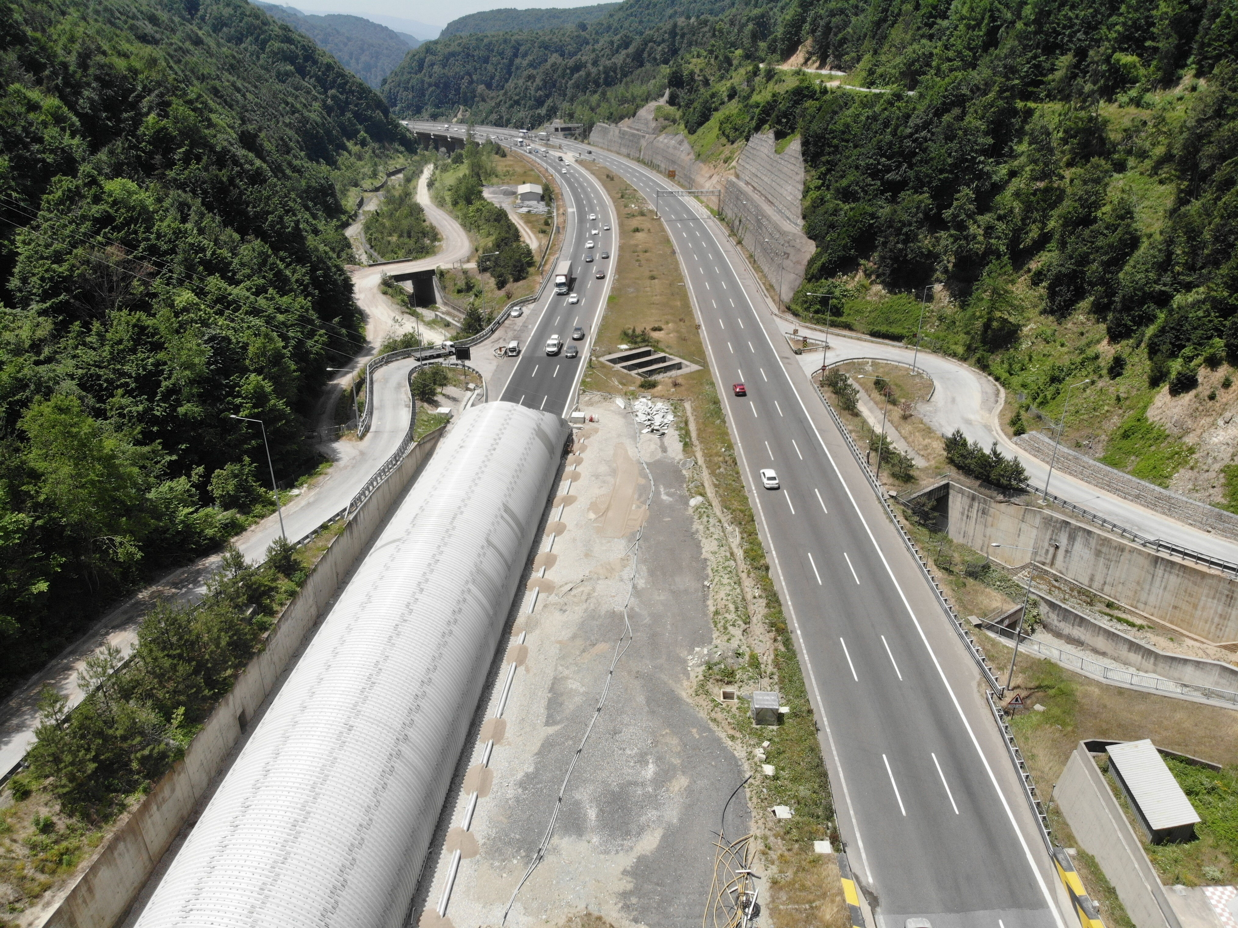 Bolu Dağı Tüneli'nde yol çalışması temmuz ayının sonunda başlayacak Bolu Dağı Tüneli'nde yol çalışması temmuz ayının sonunda başlayacak - 1. Resim