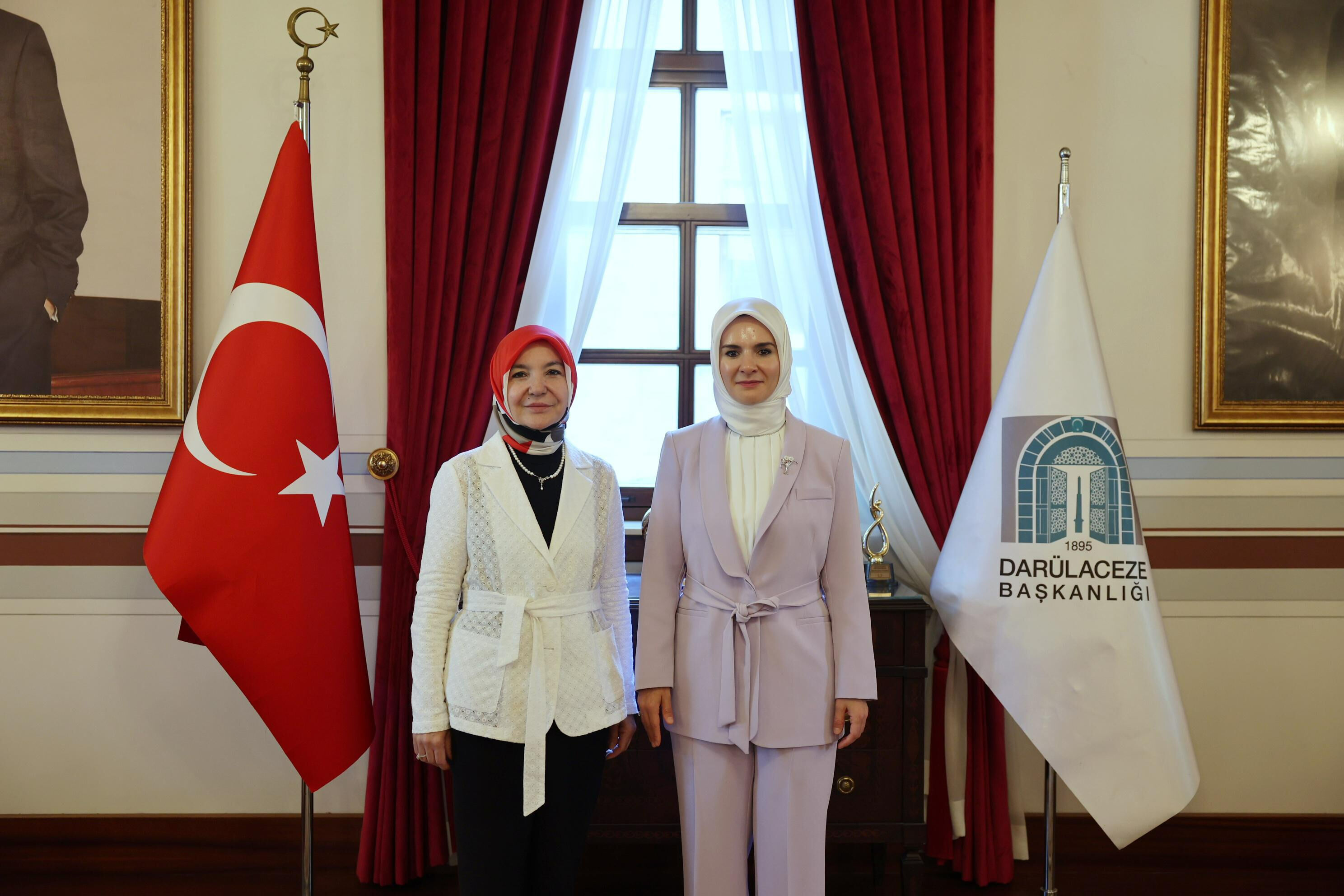 Elmas Esra Ceceli 5 Haziran 2024'te Darülaceze Başkanı olarak atandı Elmas Esra Ceceli 5 Haziran 2024'te Darülaceze Başkanı olarak atandı - 1. Resim