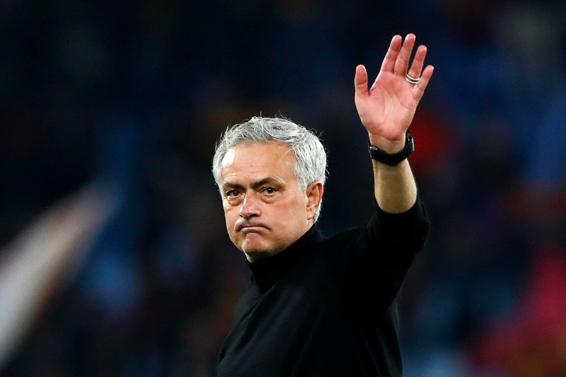 Kulübün çıkarlarını sebep göstererek Mourinho ile yollarını ayıran Roma'nın 3 milyon sterlin tazminat ödediği öğrenildi Kulübün çıkarlarını sebep göstererek Mourinho ile yollarını ayıran Roma'nın 3 milyon sterlin tazminat ödediği öğrenildi - 1. Resim