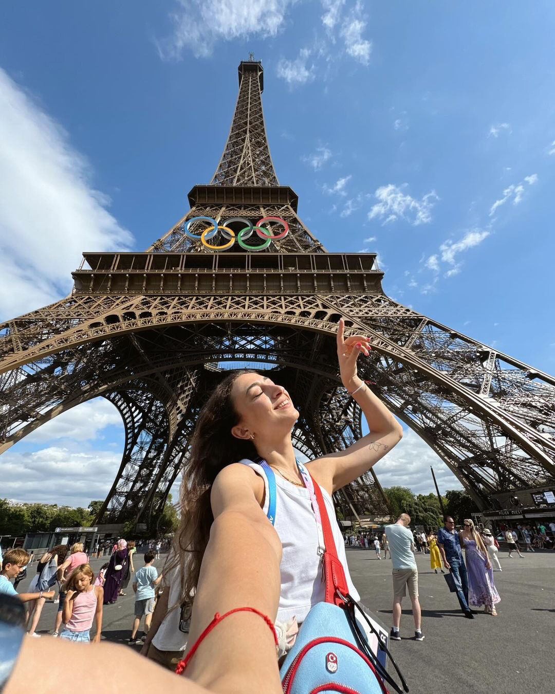 Paris Olimpiyatlarına Eczacıbaşı Spor Kulübünden 3 sporcu katılıyor Paris Olimpiyatlarına Eczacıbaşı Spor Kulübünden 3 sporcu katılıyor - 2. Resim