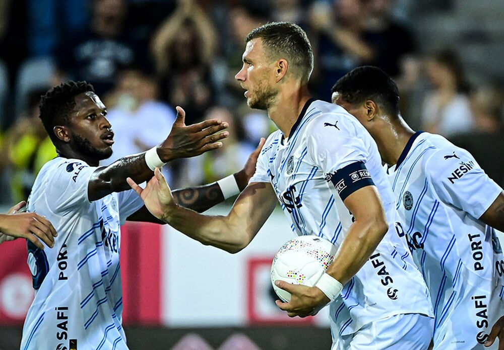 Spor yazarları Fenerbahçe'nin Lugano galibiyetini değerlendirdi! Spor yazarları Fenerbahçe'nin Lugano galibiyetini değerlendirdi! - 4. Resim