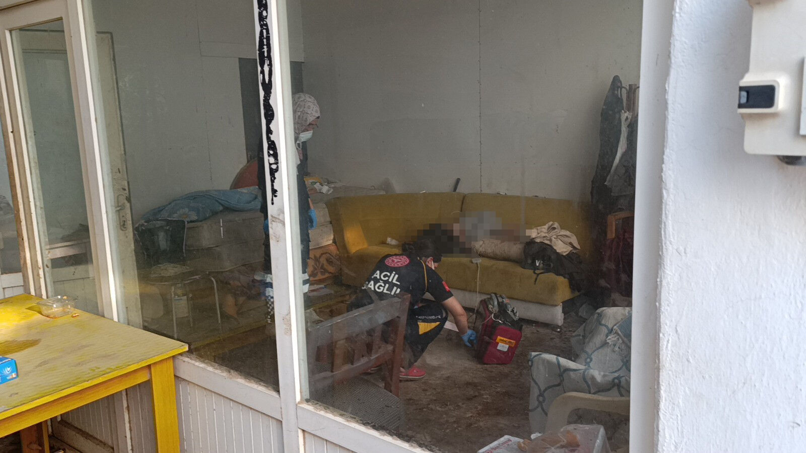 Antalya'da 86 yaşındaki adam kanepede ölü bulundu - 2. Resim