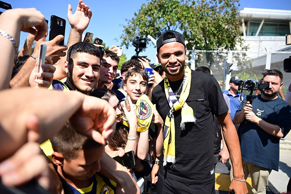 Fenerbahçe Youssef En-Nesyri için 19.5 milyon euro ödeneceğini KAP'a bildirdi Fenerbahçe Youssef En-Nesyri için 19.5 milyon euro ödeneceğini KAP'a bildirdi - 1. Resim
