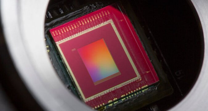 Samsung, Apple'ın kameralarına göz dikti! iPhone'larda Sony lens dönemi kapanıyor Samsung, Apple'ın kameralarına göz dikti! iPhone'larda Sony lens dönemi kapanıyor - 1. Resim