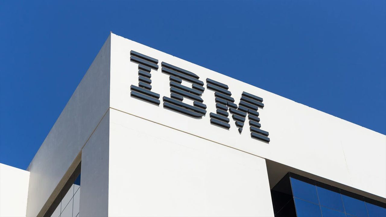 Yapay zeka tecrübesi IBM&#039;in gelirini artırmaya devam ediyor