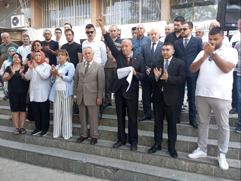 CHP’li belediyede bayıltan mobbinge MHP'den bozkurt işaretli tepki CHP’li belediyede bayıltan mobbinge MHP'den bozkurt işaretli tepki - 1. Resim