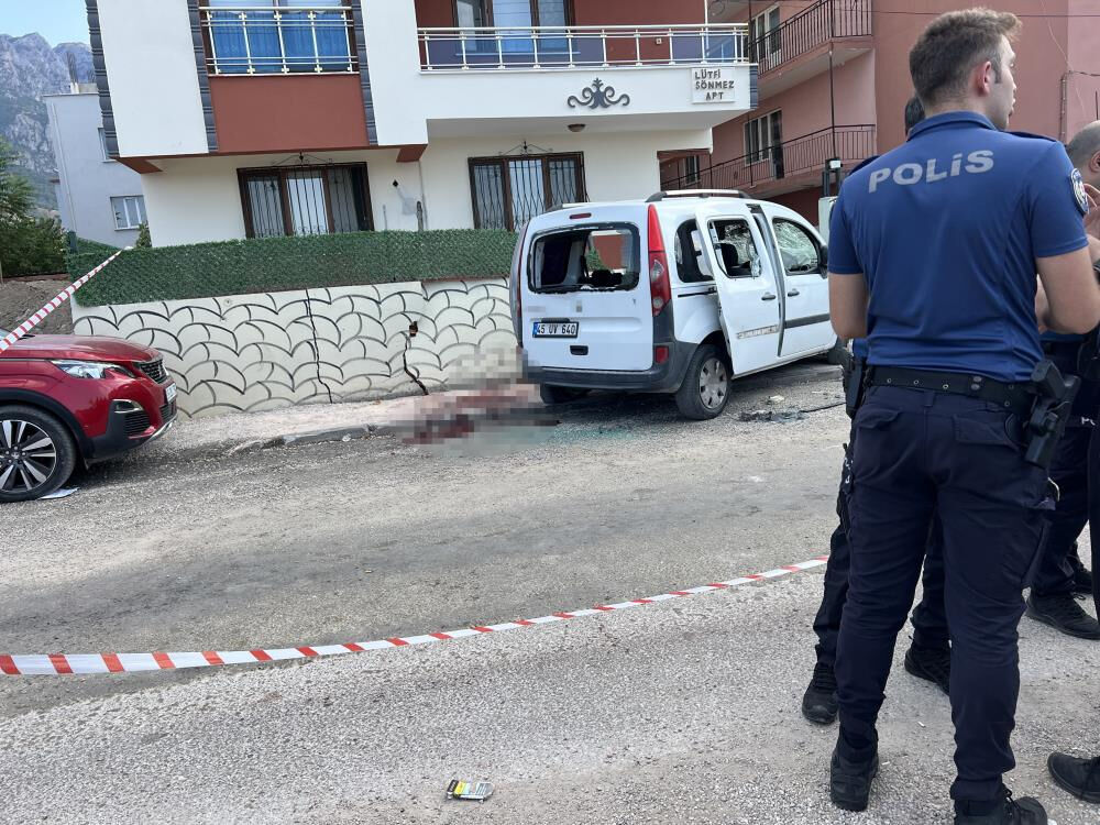 Manisa'daki olay kan dondurdu! Çocuklar kavga etti, o canından oldu Çocukların kavgasına aileler karıştı, 1 kişi canından oldu - 2. Resim