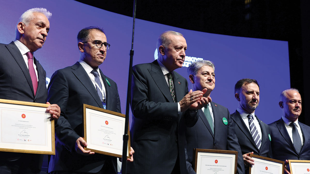 Cumhurbaşkanı Erdoğan'dan ABD Kongresi'nde Netanyahu'nun alkışlanmasına tepki: Çağımızın Hitler'ini baş tacı yaptılar - 1. Resim