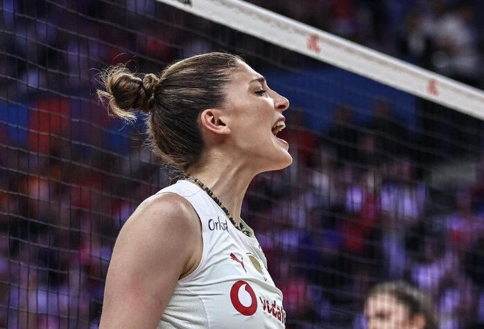 Olimpiyat kadrosuna Tuğba Şenoğlu yerine gelen İlkin Aydın'ın Melissa Vargas hakkında sözleri X gündeminde Olimpiyat kadrosuna Tuğba Şenoğlu yerine gelen İlkin Aydın'ın Melissa Vargas hakkında sözleri X gündeminde - 1. Resim