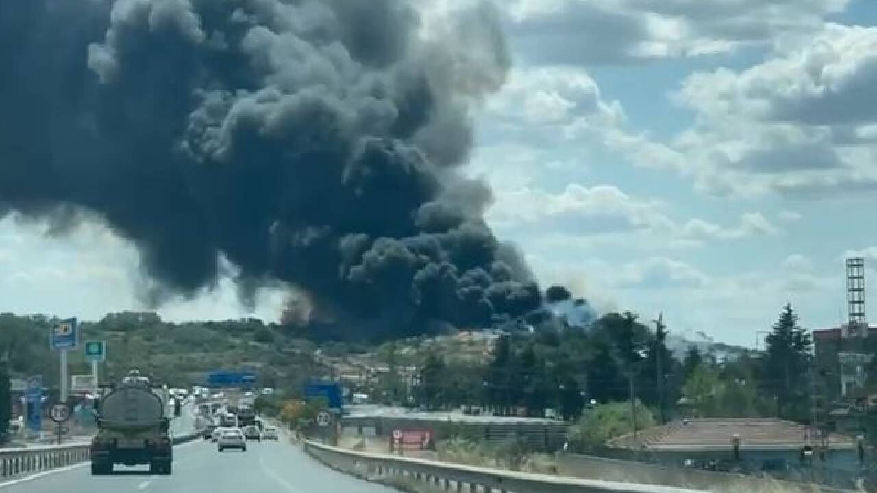 Tekirdağ Ergene'de korkutan yangın! Ekipler seferber oldu - 1. Resim