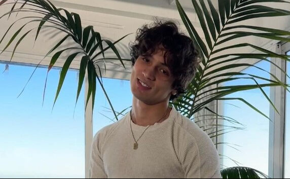 Türk rap şarkıcısı olan Çakal, 1 Ocak 2001 yılında doğdu - 1. Resim