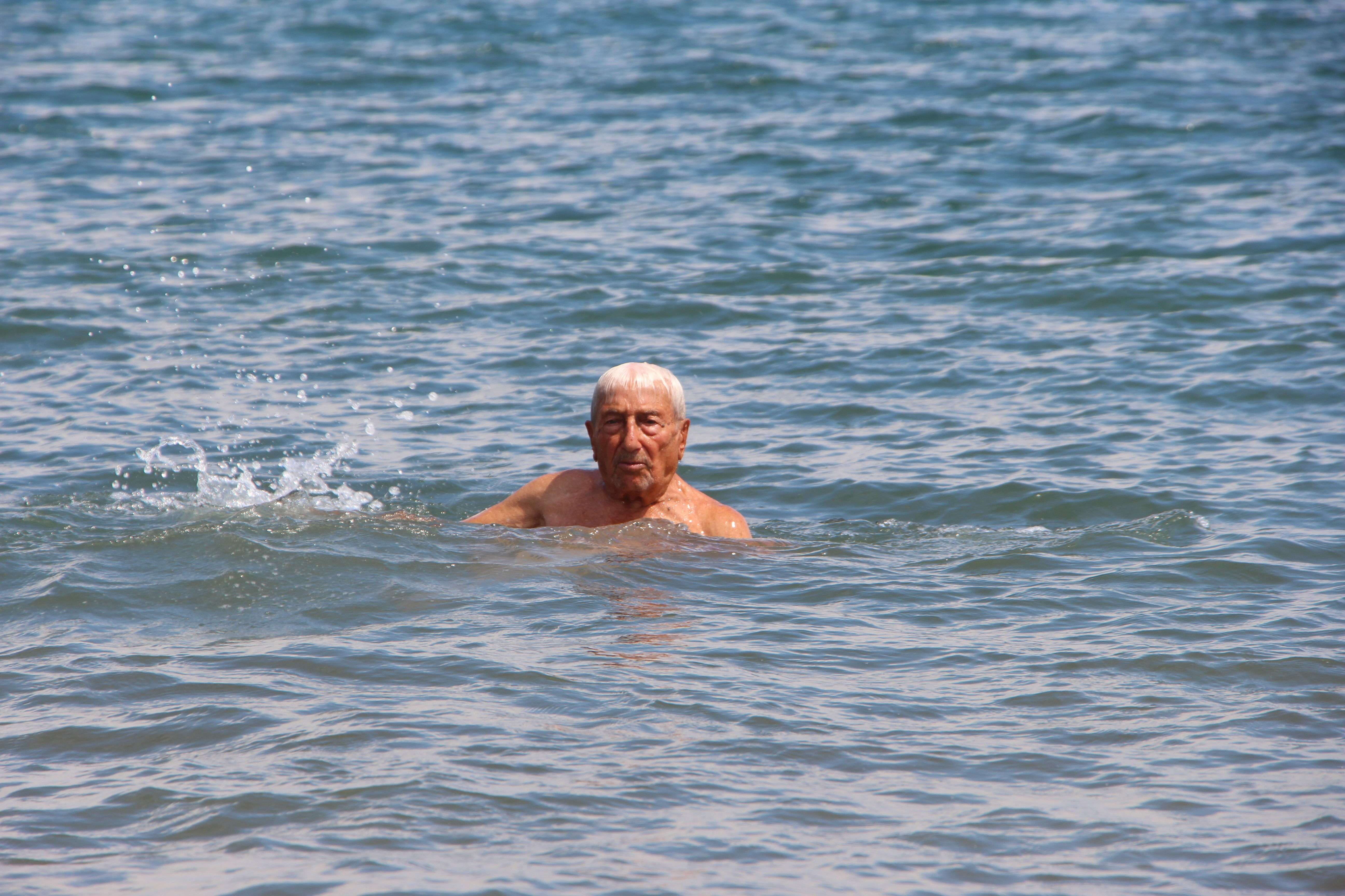 2 kez öldü sanılıp morga konuldu ama pes etmedi! 98 yaşındaki Trabzonlu dedenin hayatı başarılarla dolu - 2. Resim