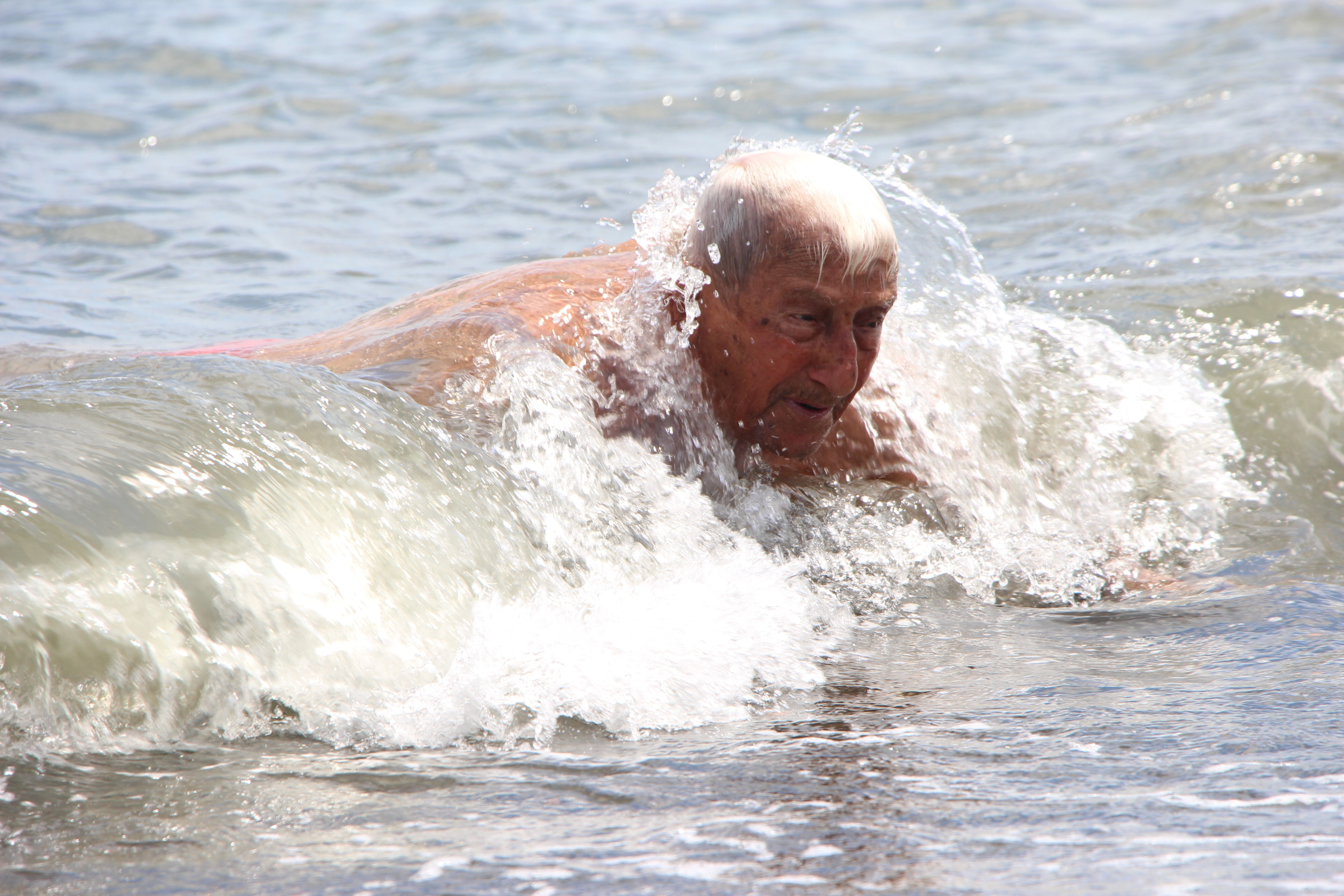 2 kez öldü sanılıp morga konuldu ama pes etmedi! 98 yaşındaki Trabzonlu dedenin hayatı başarılarla dolu - 3. Resim