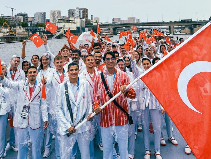 Efsanevi açılış! Paris 2024 Olimpiyatları başladı - 2. Resim