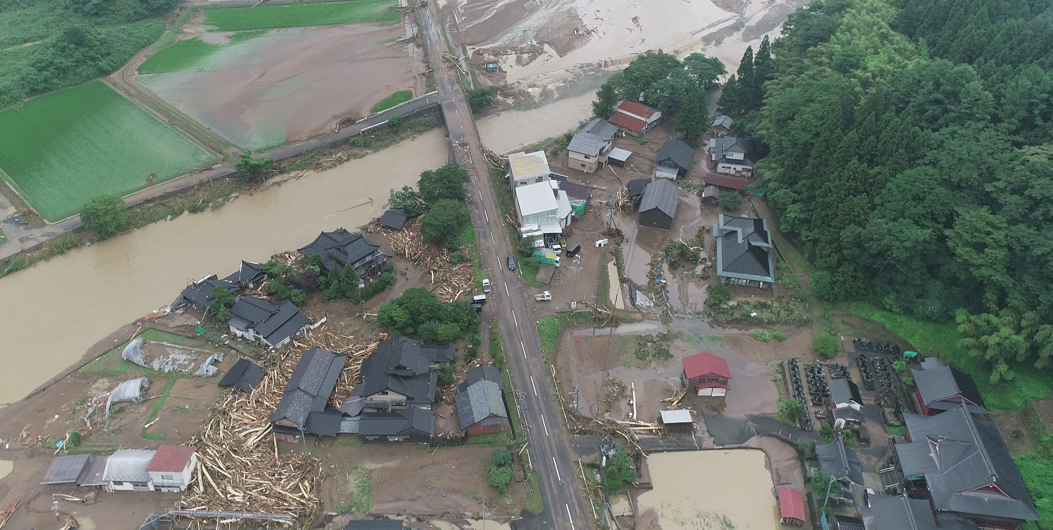 Şiddetli yağış Japonya'yı vurdu! Can kaybı arttı, kayıplar aranıyor - 1. Resim