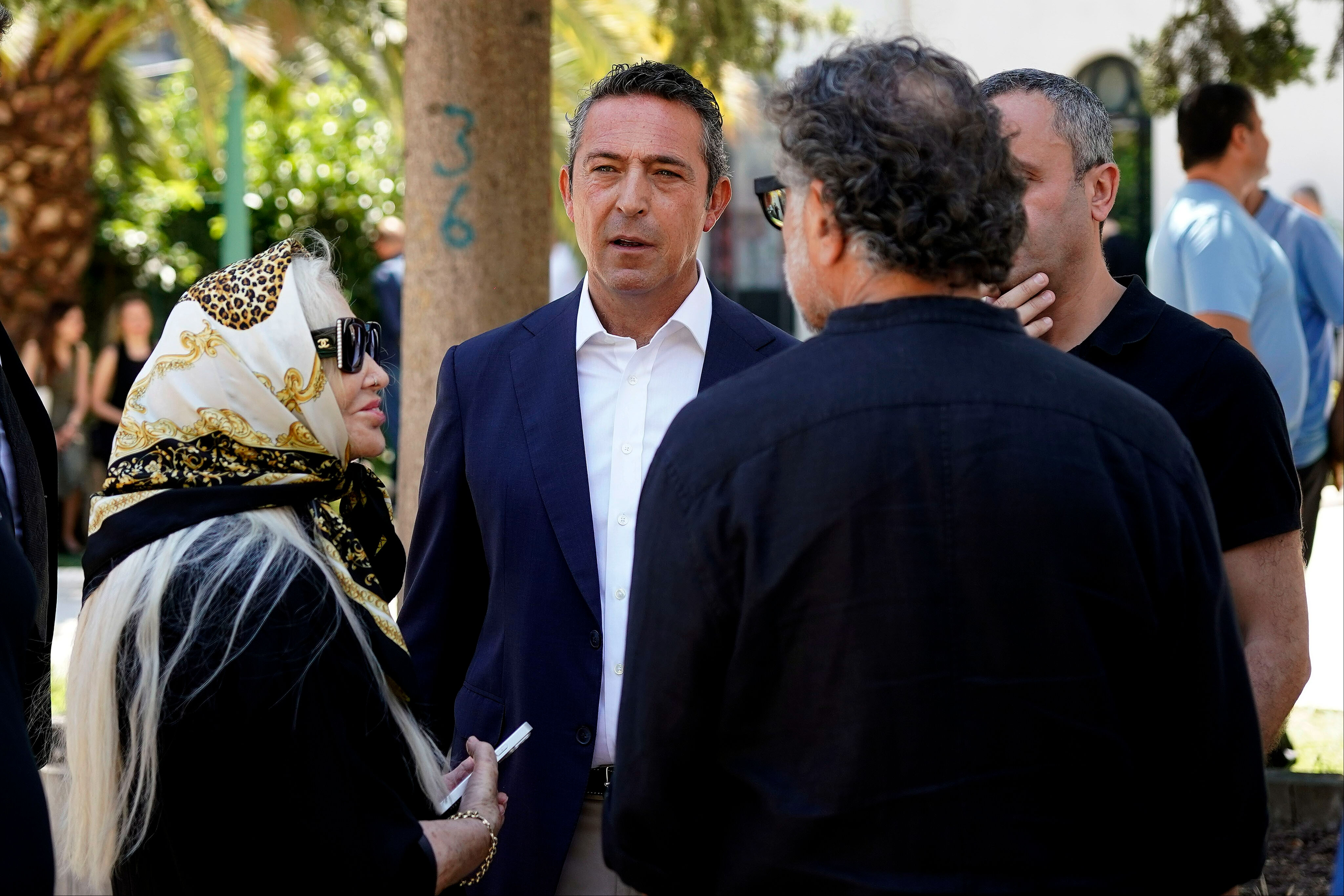 Adnan Polat'ın babası İbrahim Polat son yolculuğuna uğurlandı Adnan Polat'ın babası İbrahim Polat son yolculuğuna uğurlandı - 3. Resim