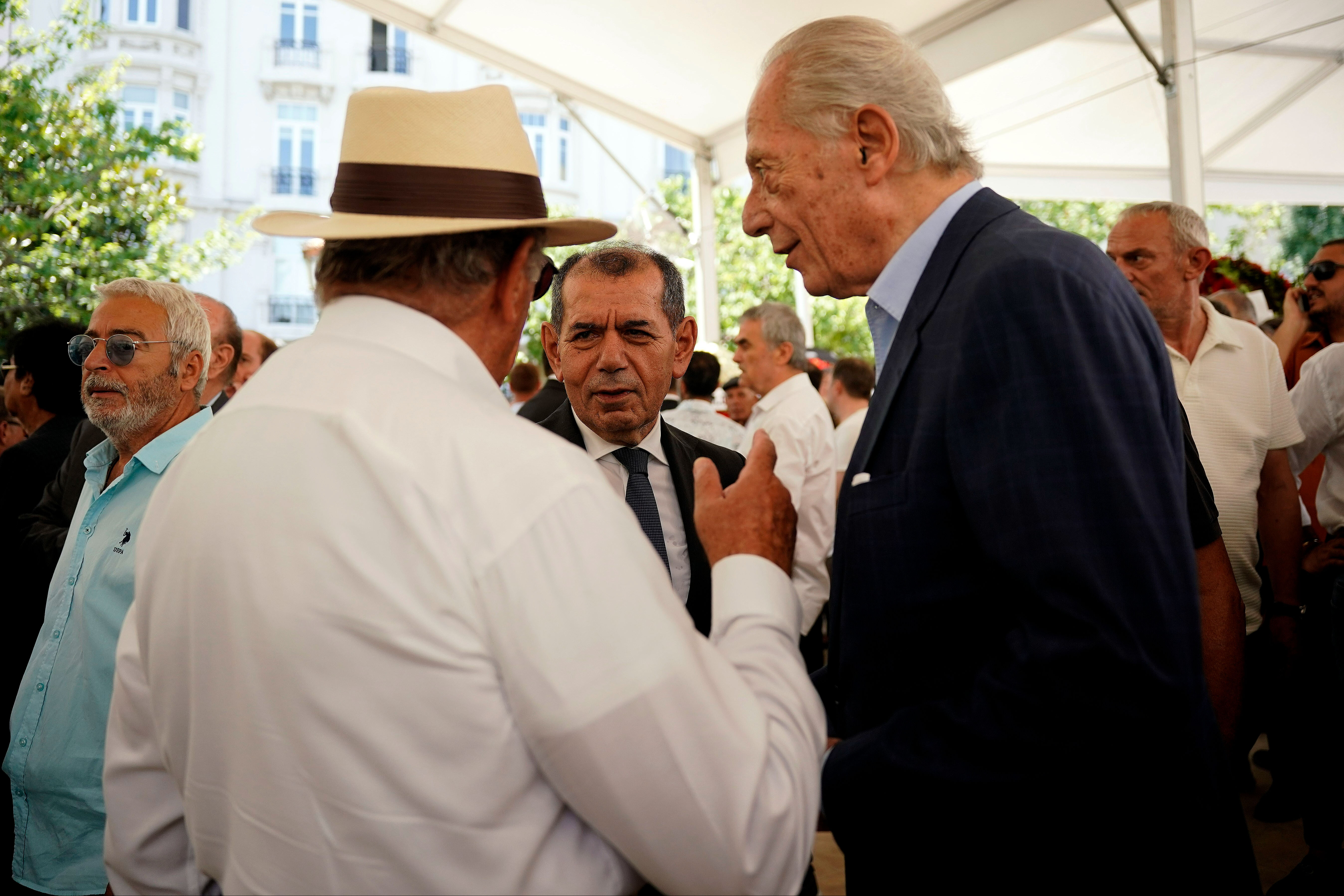 Adnan Polat'ın babası İbrahim Polat son yolculuğuna uğurlandı Adnan Polat'ın babası İbrahim Polat son yolculuğuna uğurlandı - 2. Resim
