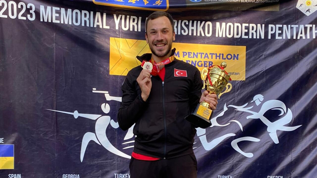 Attan düşüp kemiklerini kırmıştı! Modern pentatloncu Buğra Ünal ilk olmanın gururunu yaşıyor - 2. Resim