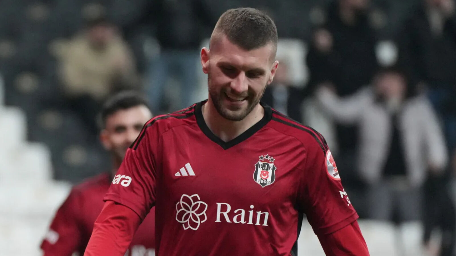 Beşiktaş yönetiminden Rebic operasyonu! Hırvat oyuncuya 2 seçenek verildi Beşiktaş yönetiminden Rebic operasyonu! Hırvat oyuncuya 2 seçenek verildi - 1. Resim