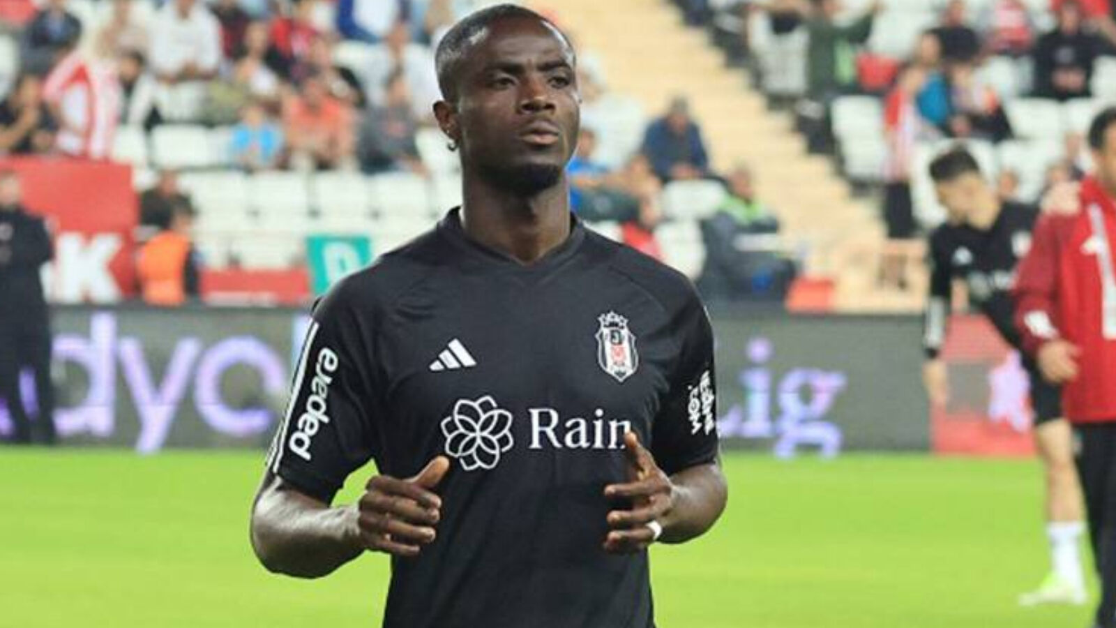 Burak Yılmaz'dan Beşiktaş günleri hakkında açıklama! 'Satırlar dolusu özür mesajı attı' - 2. Resim