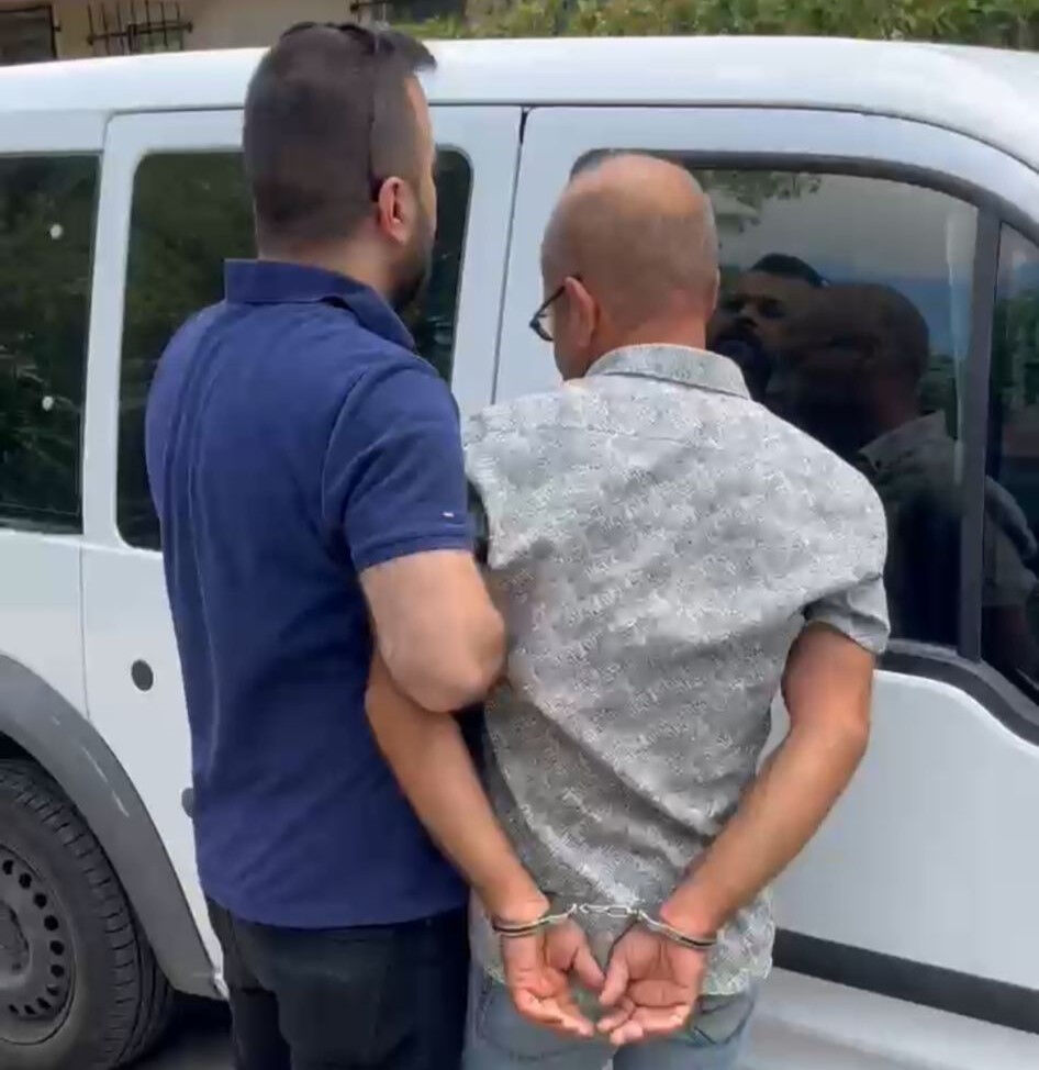 Bursa'da hırsız polisten kaçmak için sevgilisini dolandırdı - 1. Resim