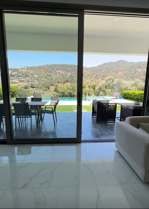 Ceylan Bodrum'daki l&uuml;ks villasını paylaştı! Evin manzarası dudak u&ccedil;uklattı - 2. Resim