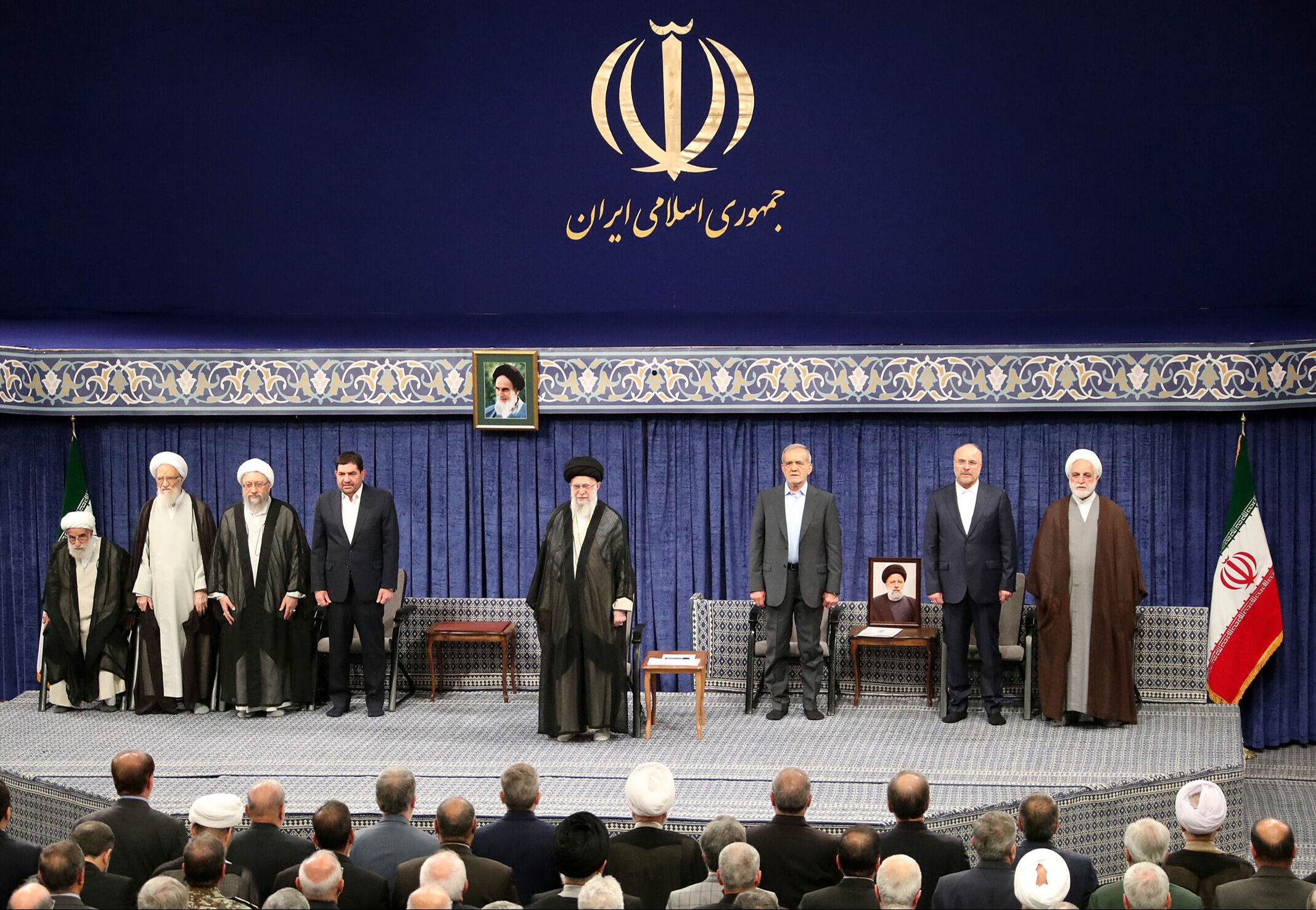 İran'da yeni dönem resmen başladı: Mesud Pezeşkiyan cumhurbaşkanlığı koltuğunda İran'da yeni dönem resmen başladı: Mesud Pezeşkiyan cumhurbaşkanlığı koltuğunda - 1. Resim