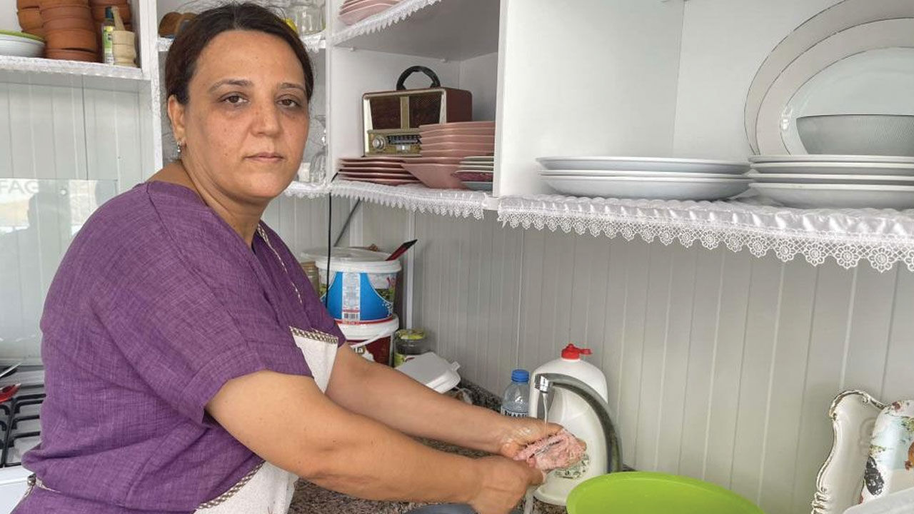 Osmaniye'de depremzedeler için kurulan konteyner çarşıda ilginç olay! İş yerine girenler içli köfte pişirip, yedi, içti, bulaşıkları yıkayıp gitti - 4. Resim