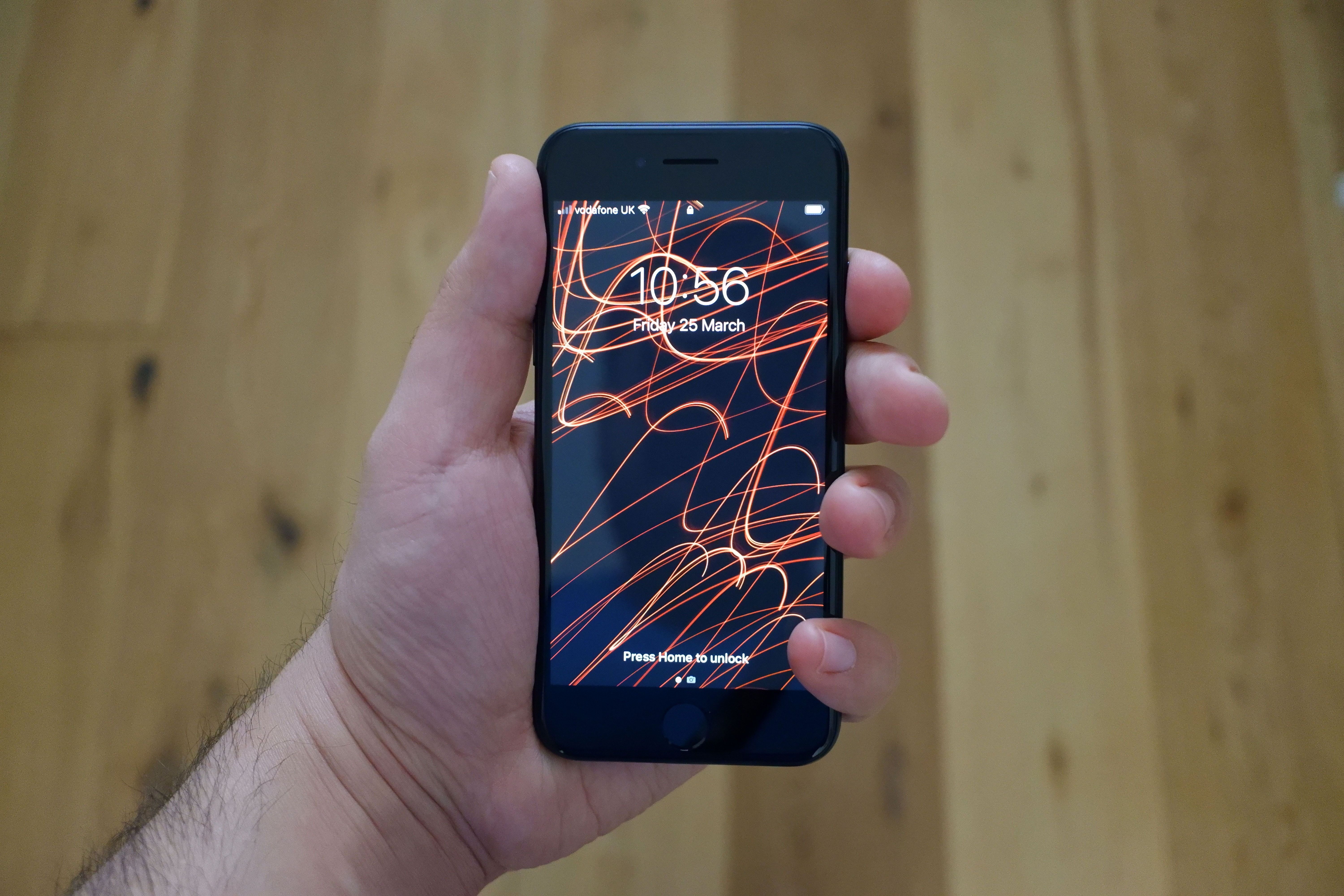 Uygun fiyatlı iPhone bekleyenlere müjde! iPhone SE 4 özellikleri ve fiyatı ne kadar olacak? - 1. Resim