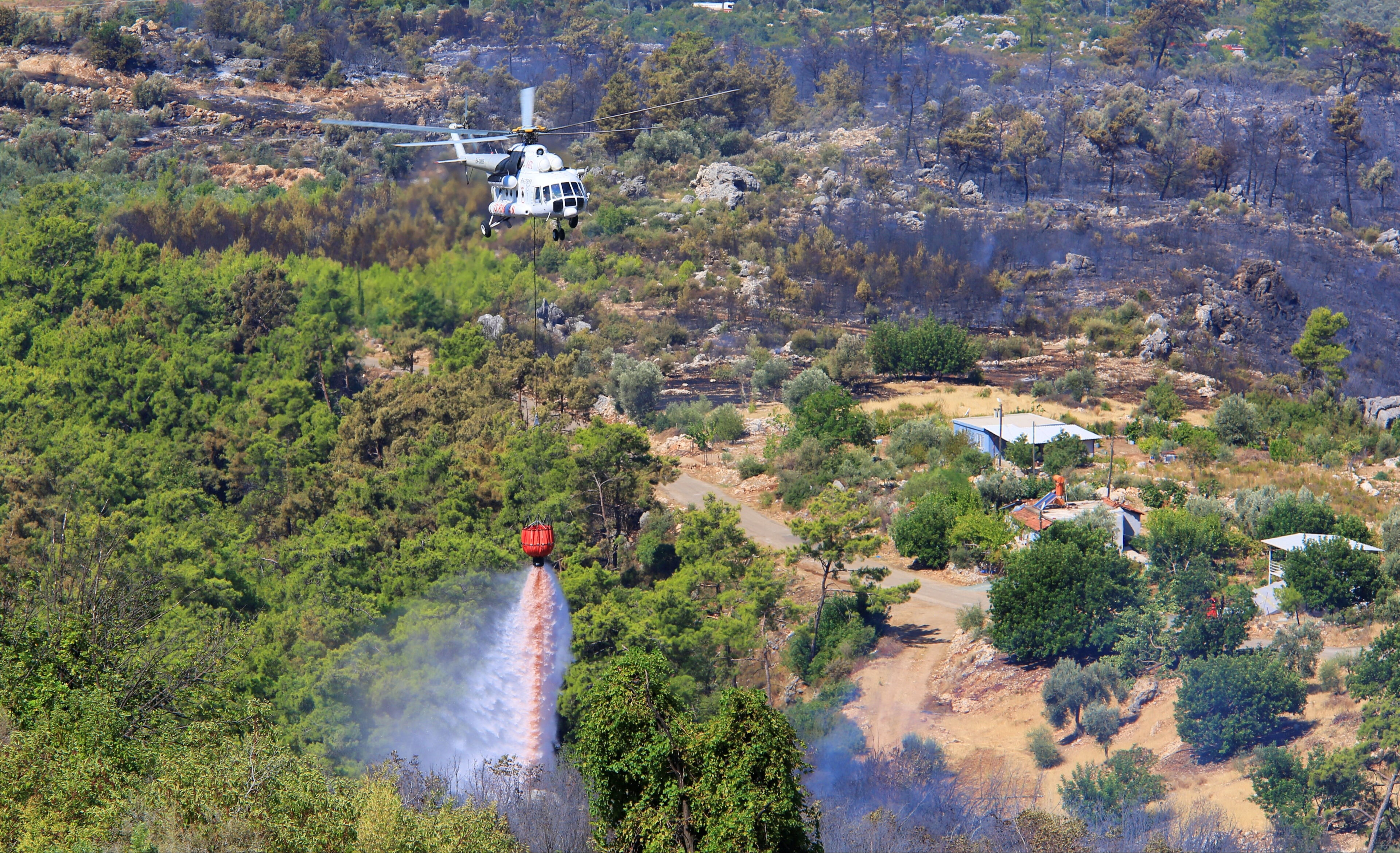 Antalya Serik'te yangının ortasında kalanlar anlattı: Cehennem gibiydi, alevler 3 saatte dibimizdeydi - 3. Resim