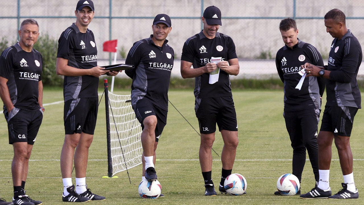 Antalyaspor'dan ilginç açıklama! Hazırlık maçı 27. dakikada bitirildi - 1. Resim
