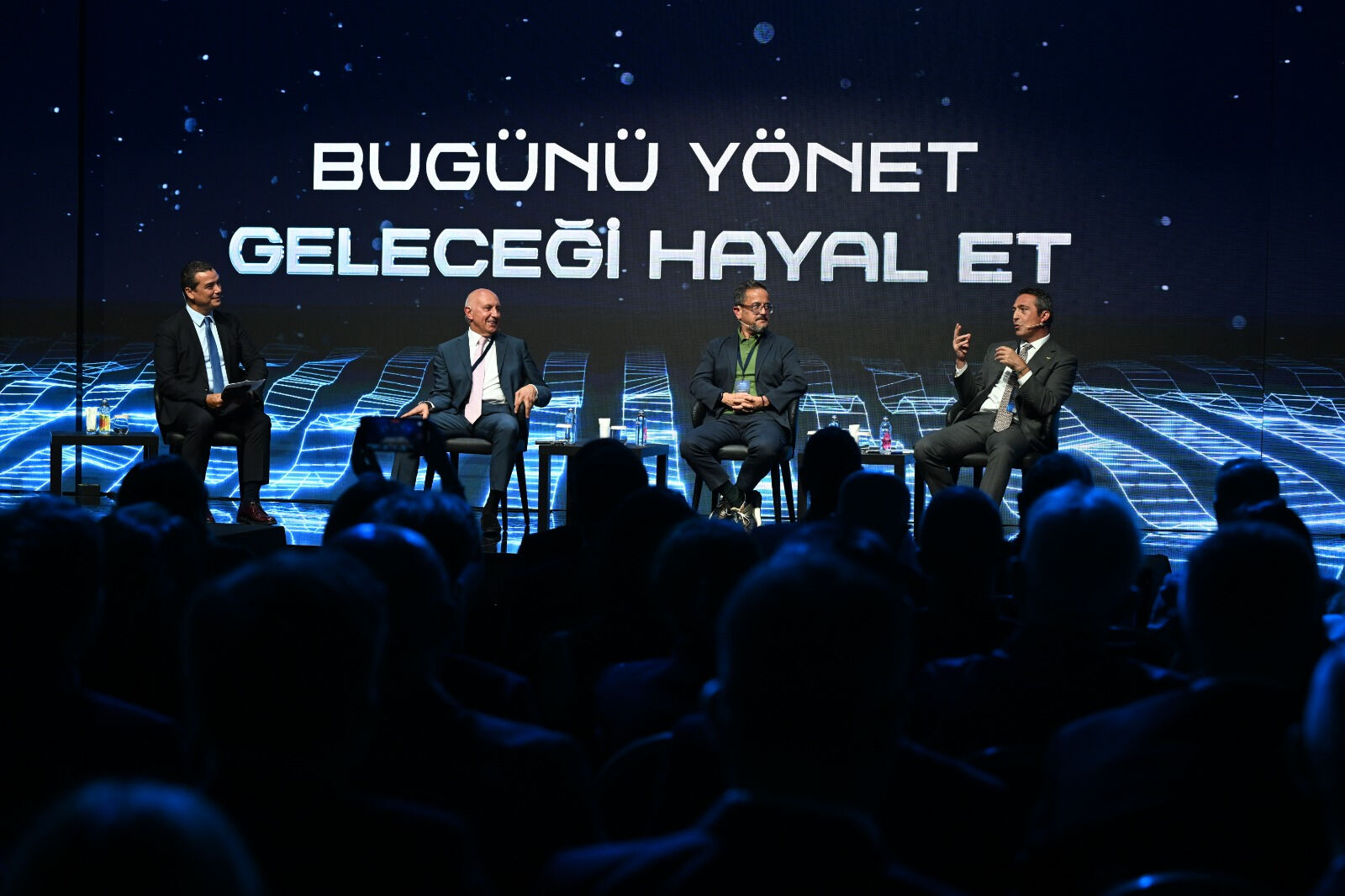 MESS Yönetim Kurulu Başkanı Özgür Burak Akkol sanayinin ve ekonominin geleceğini değerlendirdi - 1. Resim