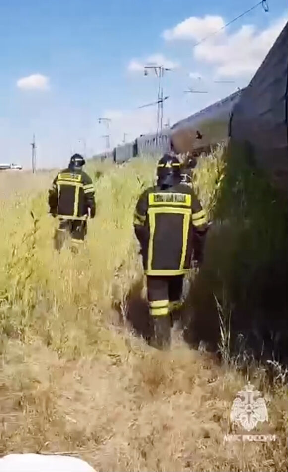 Rusya'da felaket! Yolcu treni raydan çıktı, çok sayıda yaralı var - 2. Resim