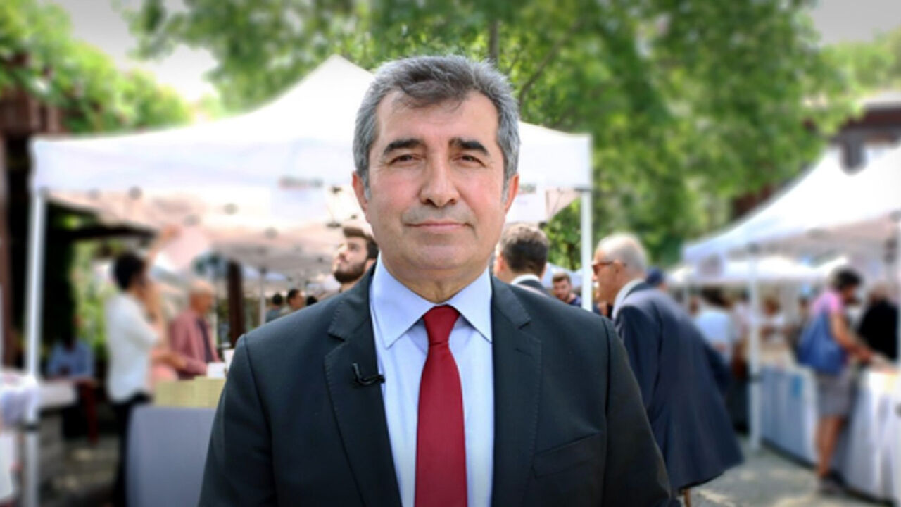 CHP'de Kadın Kolları Kurultayı &uuml;zerinden koltuk savaşı başladı! G&ouml;zler Veli Ağbaba'da - 3. Resim