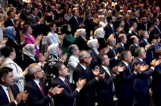 Erdoğan kendisini Saddam'a benzeten İsrailli bakana ayar verdi! Salon alkıştan yıkıldı Erdoğan kendisini Saddam'a benzeten İsrailli bakana ayar verdi! Salon alkıştan yıkıldı - 1. Resim