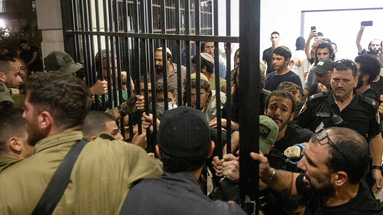 Gazze'de son durum... İsrail'de ortalık karıştı! Mahkeme ve askeri üsse baskın düzenlendi - 5. Resim