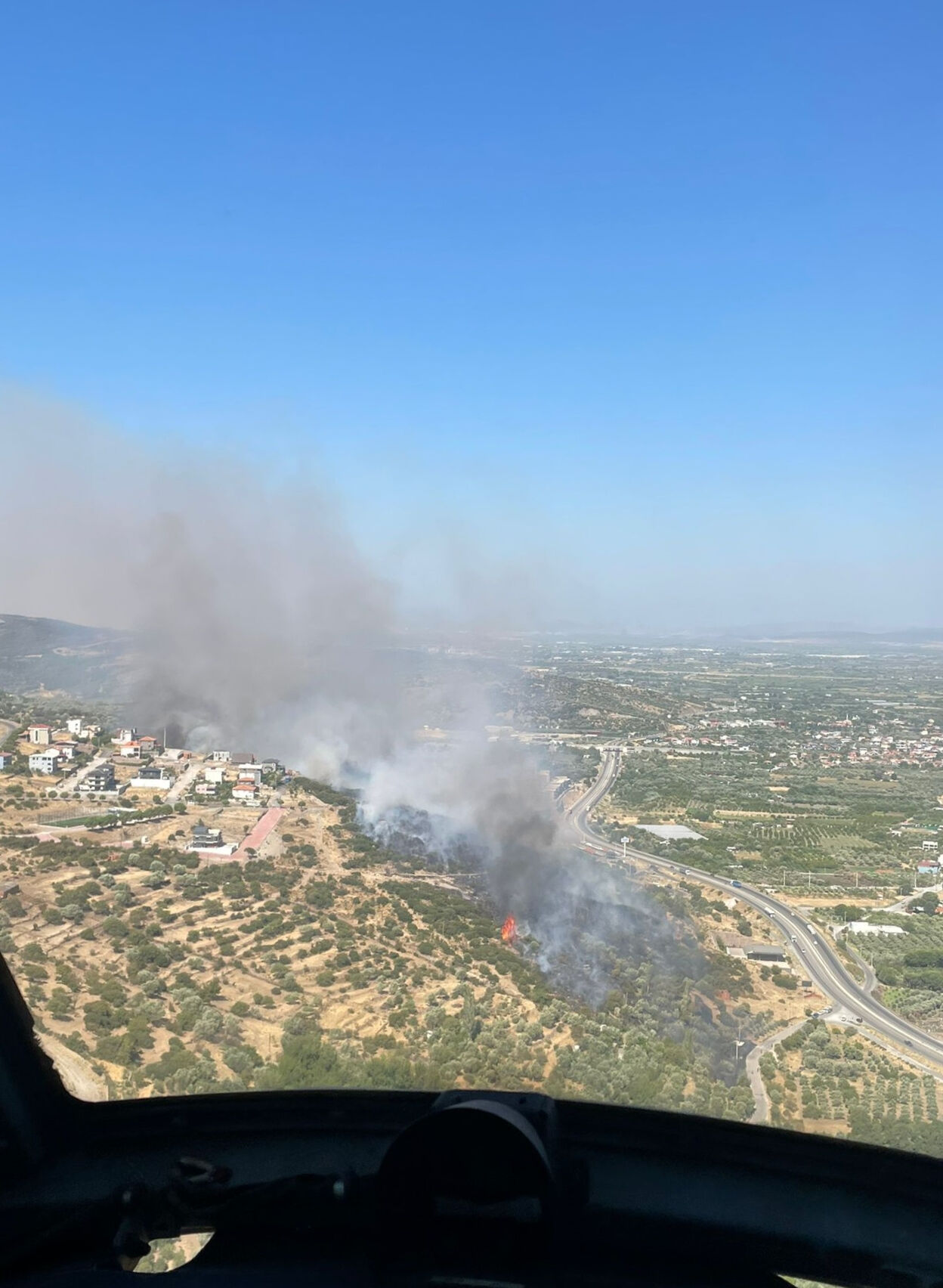 Kahramanmaraş, Denizli, Sakarya ve İzmir'de alevler yükseldi! Foça Açık Ceza İnfaz Kurumu’nun lojmanına tahliye Kahramanmaraş, Denizli, Sakarya ve İzmir'de alevler yükseldi! Foça Açık Ceza İnfaz Kurumu’nun lojmanına tahliye - 2. Resim