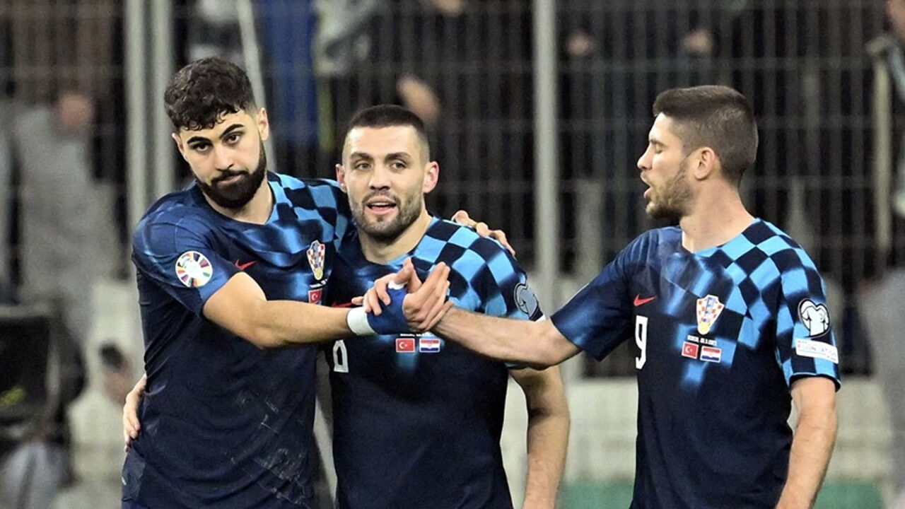 Mourinho, Lugano maçı öncesi ateşi yaktı: Özel atmosferi görmek istiyorum - 1. Resim